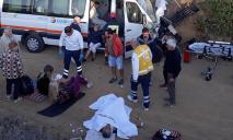 Столкнулись микроавтобус и трактор: 13 пострадавших