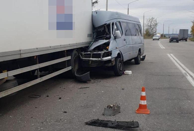 Смертельное ДТП с 11-ю пострадавшими: водитель маршрутки сбежал из больницы. Новости Украины