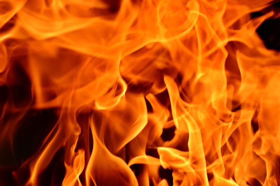 Масштабный пожар в Днепре: горит здание. Новости Днепра
