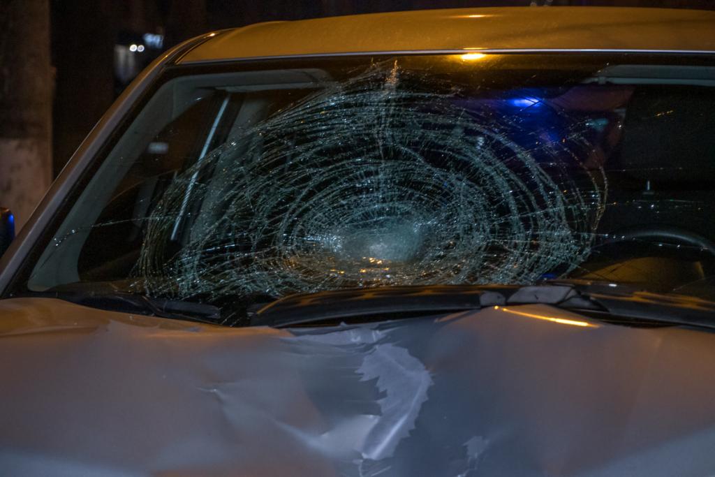 «Неожиданно выскочил»: в Днепре автомобиль сбил парня. Новости Днепра