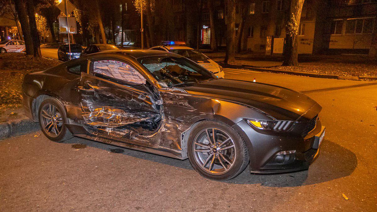 В Днепре разбили Ford Mustang. Новости Днепра