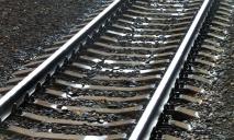Мужчину затянуло под движущийся поезд, пострадавший погиб