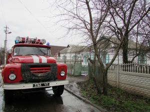 Спасатели тушили пожар в летней кухне. Новости Днепра