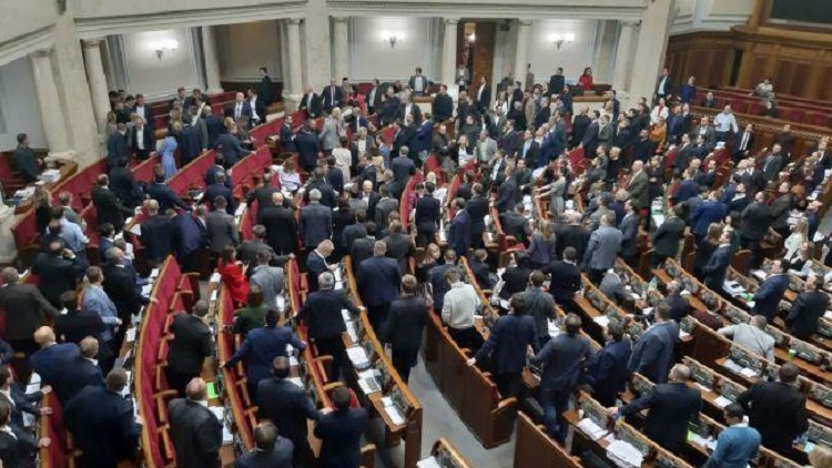«Слуги народа» подрались между собой прямо во время заседания. Новости Украины