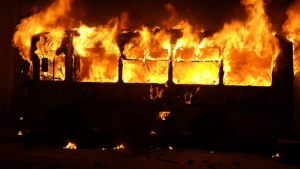 Автобус с пассажирами загорелся на ходу. Новости Украины