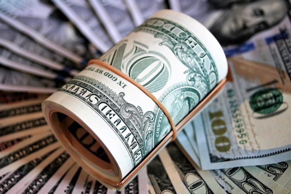 Доллар и евро укрепляются: курс валют на 30-е января. Новости Украины