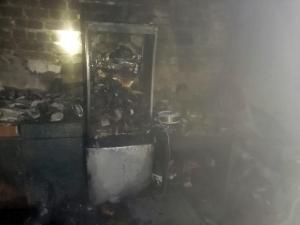 Новости Днепра про Под Днепром горело общежитие: спасли 10 человек, из них - три ребенка