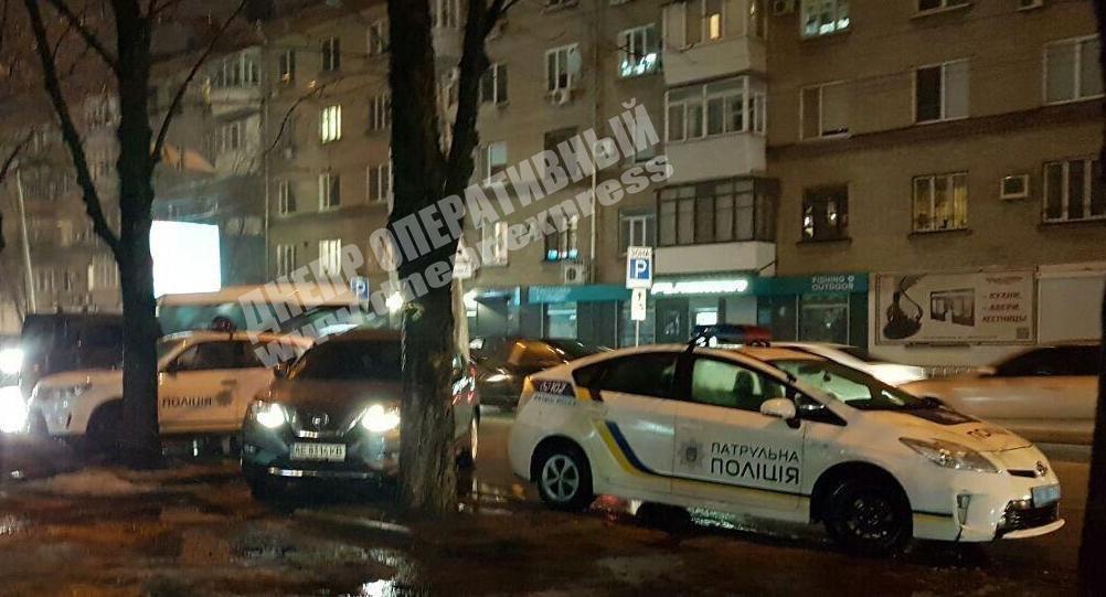 Полиция, крики и погоня: неизвестные устроили перестрелку на оживленной улице Днепра. Новости Днепра