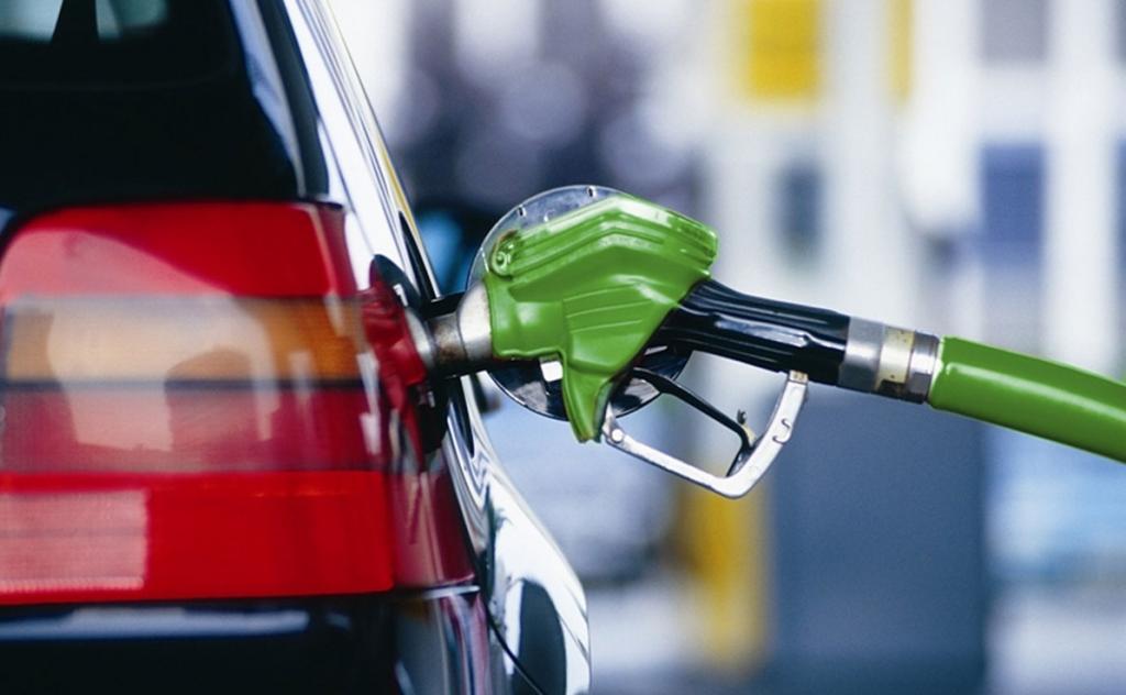 Цены на бензин в Украине могут снизиться на 3-5 гривен. Новости Украины
