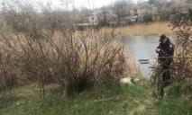 Жуткая находка: на берегу реки в мешке обнаружили тело женщины без ног