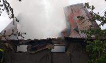 Серьезный пожар под Днепром: огонь тушили больше часа