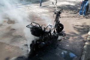 Новости Днепра про На Днепропетровщине посреди улицы сгорел мотороллер