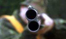 Попал в голову: мужчина выстрелил в подростка из охотничьего ружья