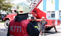 Эвакуация людей и десятки спасателей: что происходило в центре Днепра