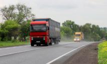 По дорогам Днепропетровщины в жару запретили ездить фурам: подробности
