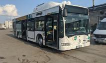 «С комфортом»: на маршрут Днепра вышли большие автобусы