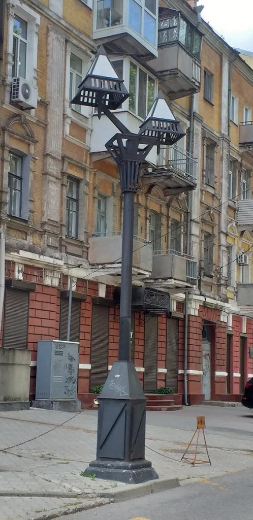 Новости Днепра про «Следы прошлого»: в Днепре сохранились уникальные фонари