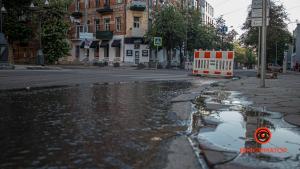 Вода растянулась вдоль всей улицы. Новости Днепра