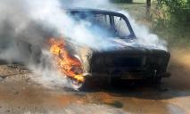 Серьезный пожар: огонь полностью уничтожил автомобиль