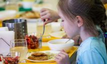 «Нет – вредным продуктам»: в Украине изменится питание школьников