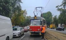Движение затруднено: в Днепре трамвай сошел с рельсов