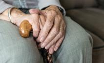 Коснется каждого: украинцам повысят пенсионный возраст и требования по стажу