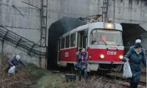 Паника и хаос: на Днепропетровщине в вагоне трамвая произошло замыкание