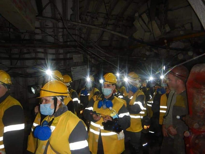 Под Днепром женщины спустились  в шахту. Новости Днепра