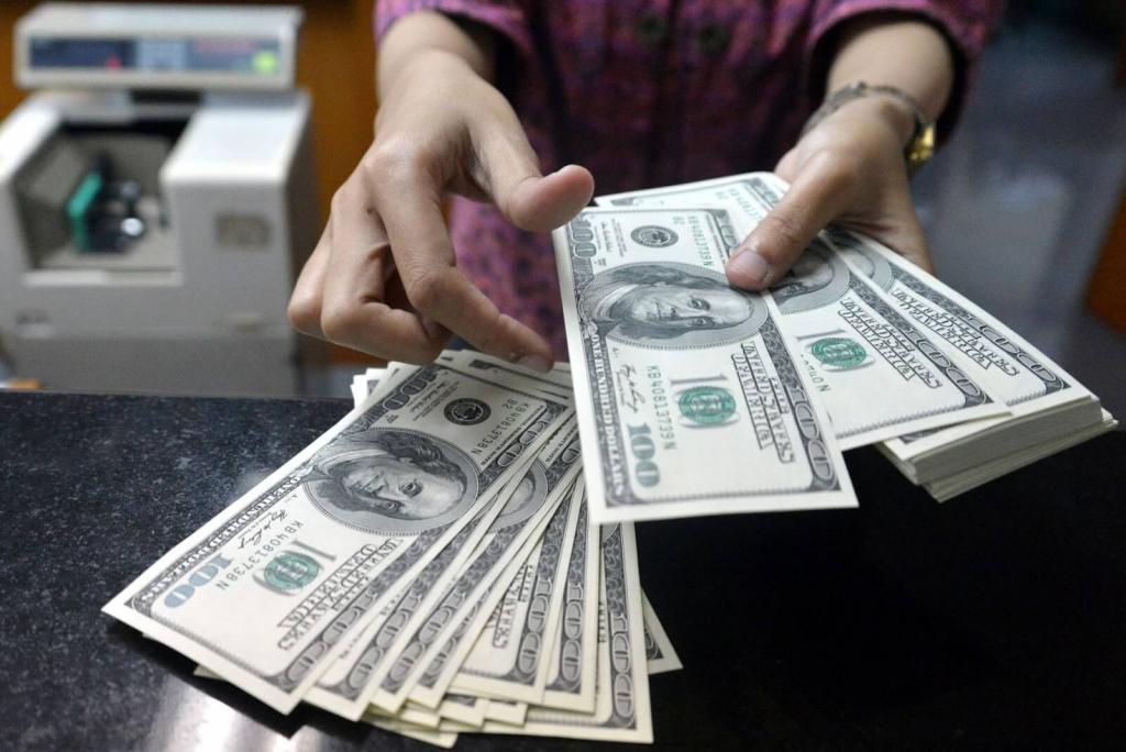 Новости Днепра про Что происходит с валютой: курс НБУ на 22 июня