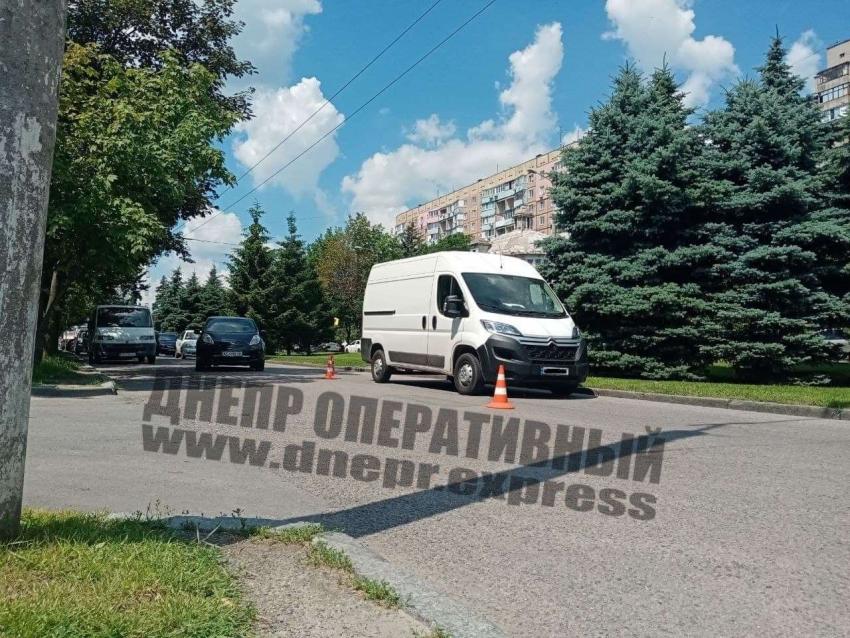 Новости Днепра про На проспекте Гагарина микроавтобус сбил женщину