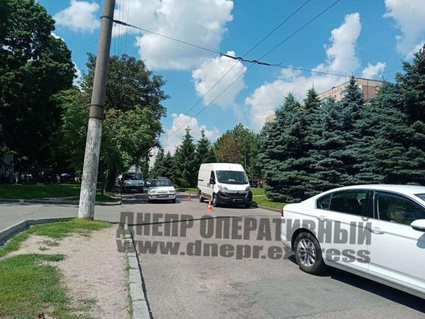Новости Днепра про На проспекте Гагарина микроавтобус сбил женщину