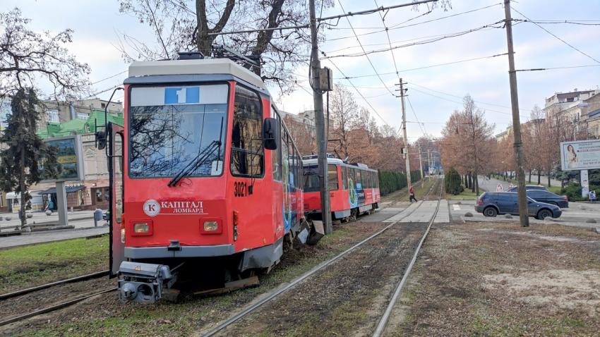 Новости Днепра про В Днепре сняли рельсы на перекрестке Яворницкого и Вернандского: как ходит 1-й трамвай