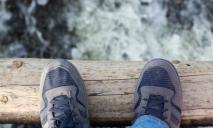 Несостоявшийся суицид: молодой парень хотел прыгнуть с Кайдакского моста
