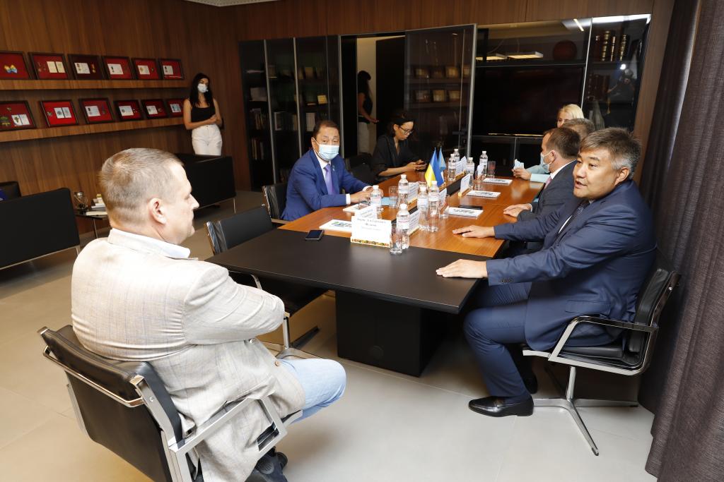 Новости Днепра про Борис Филатов провел встречу с делегацией Республики Казахстан