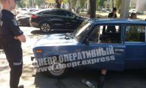 В Днепре на Столярова в автомобиле нашли труп пенсионера (ФОТО)