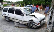 Почти 3 промилле: в Днепре пьяный водитель на Opel врезался в столб