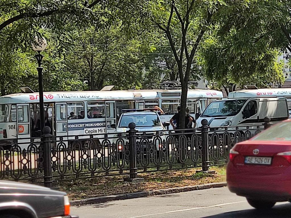 Новости Днепра про Убийственная жара: в Днепре в 1-м трамвае умер мужчина