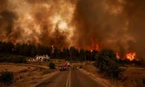 Похоже на фильм про апокалипсис: как сейчас выглядит Греция в пожарах (ВИДЕО)