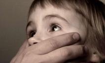 Почему так долго молчали: в Каменском мужчина 5 лет насиловал родных детей