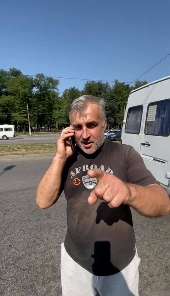 Новости Днепра про В Днепре таксист Uklon напал на журналистку ICTV и чуть не переехал ее