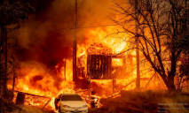 Природа явно на что-то намекает: в США пожар уничтожил целый город (ВИДЕО)