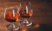Виски или закон: днепрянин хотел вынести дорогой алкоголь из VARUS