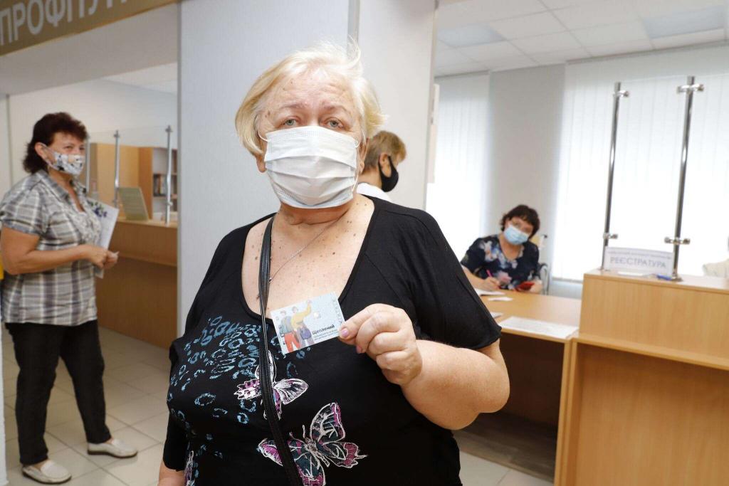 Новости Днепра про В Днепре начали выдавать бесплатные проездные вакцинированным