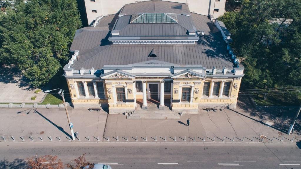 Новости Днепра про Без серпа, молота и звезды: в Днепре декоммунизировали здание исторического музея