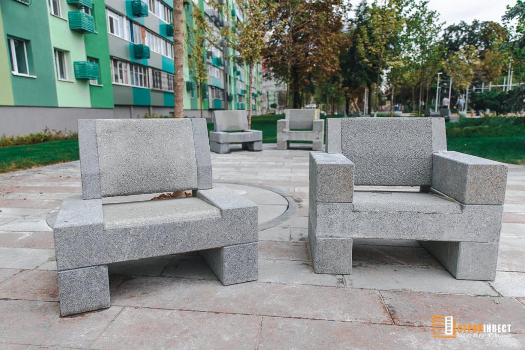 Новости Днепра про Эко-качели, гамаки и каменные кресла: как выглядит новый сквер на Слобожанском проспекте