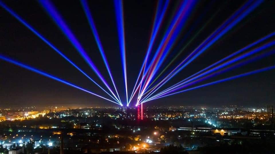 Новости Днепра про В Днепре День города завершили зрелищным свето-лазерным шоу «Dnipro Light Flowers», претендующим стать самой масштабной арт-инсталляций в мире