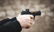 Конфликт закончился трагедией: мужчина в Днепре расстрелял из пистолета пьяного соседа