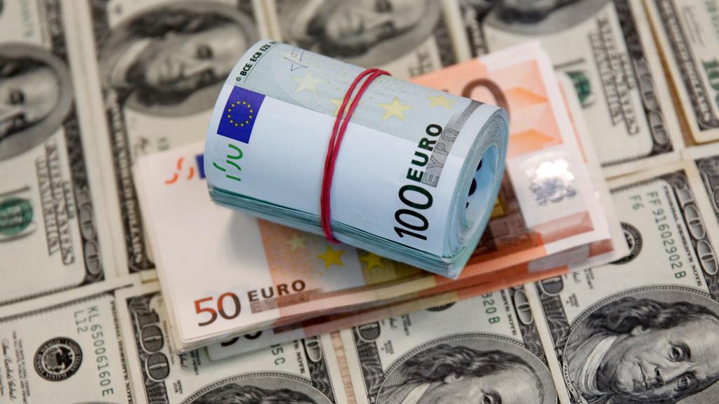 Новости Днепра про Доллар и евро продолжают дешеветь: курс валют на 13 сентября