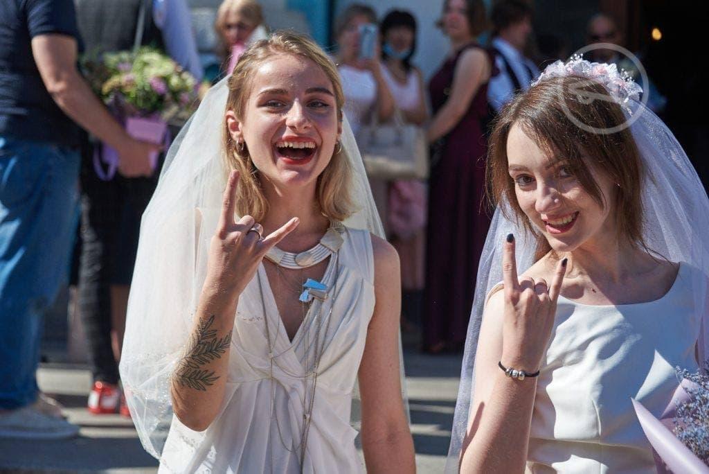 Новости Днепра про Как в Европе: в Харькове две представительницы ЛГБТ устроили свадьбу