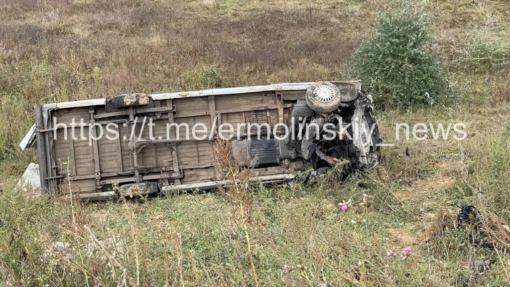 Новости Днепра про На выезде из Софиевки разбился водитель грузового Mercedes Sprinter